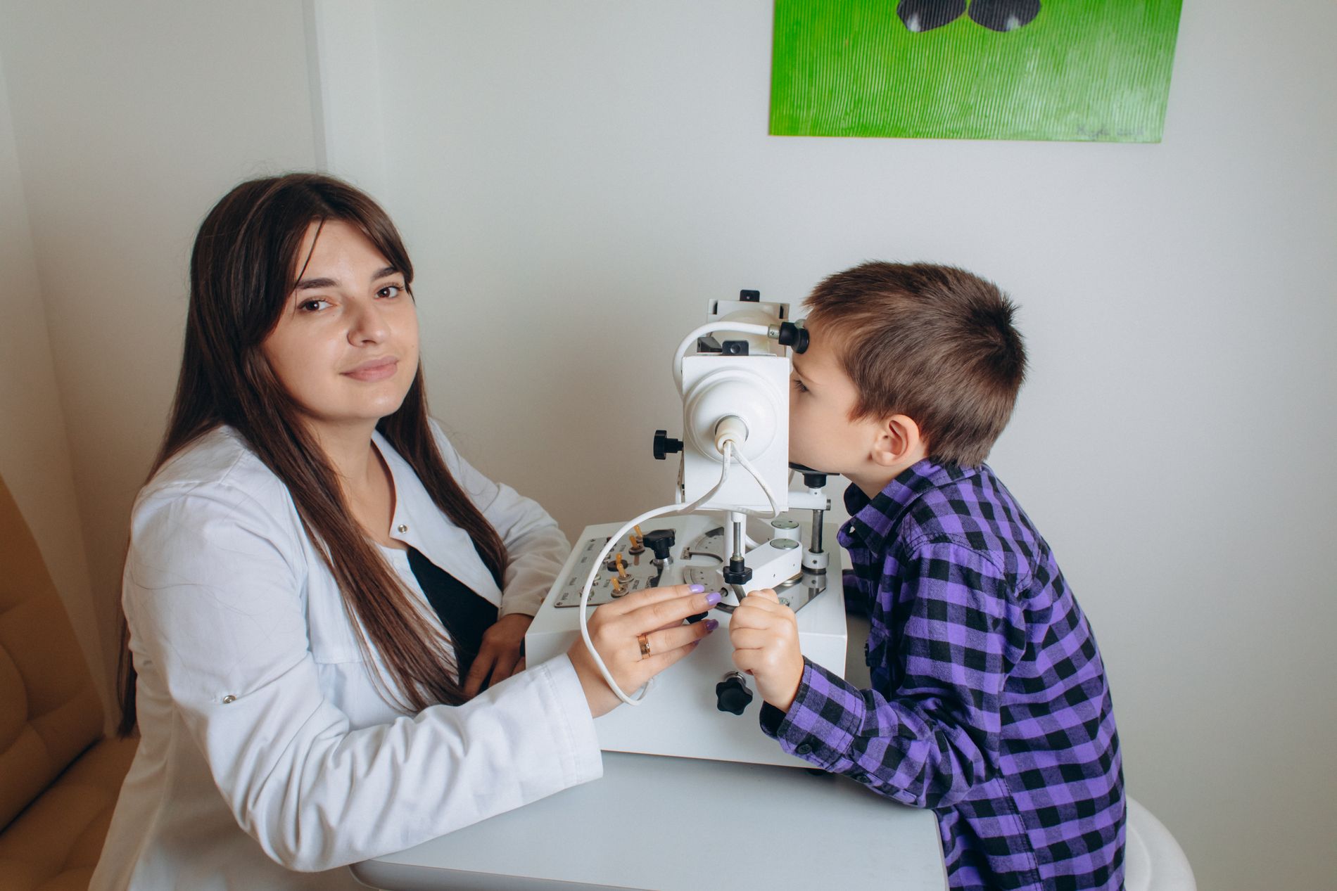 Апаратне лікування зору у дітей Івано-Франківськ Lux-Vision